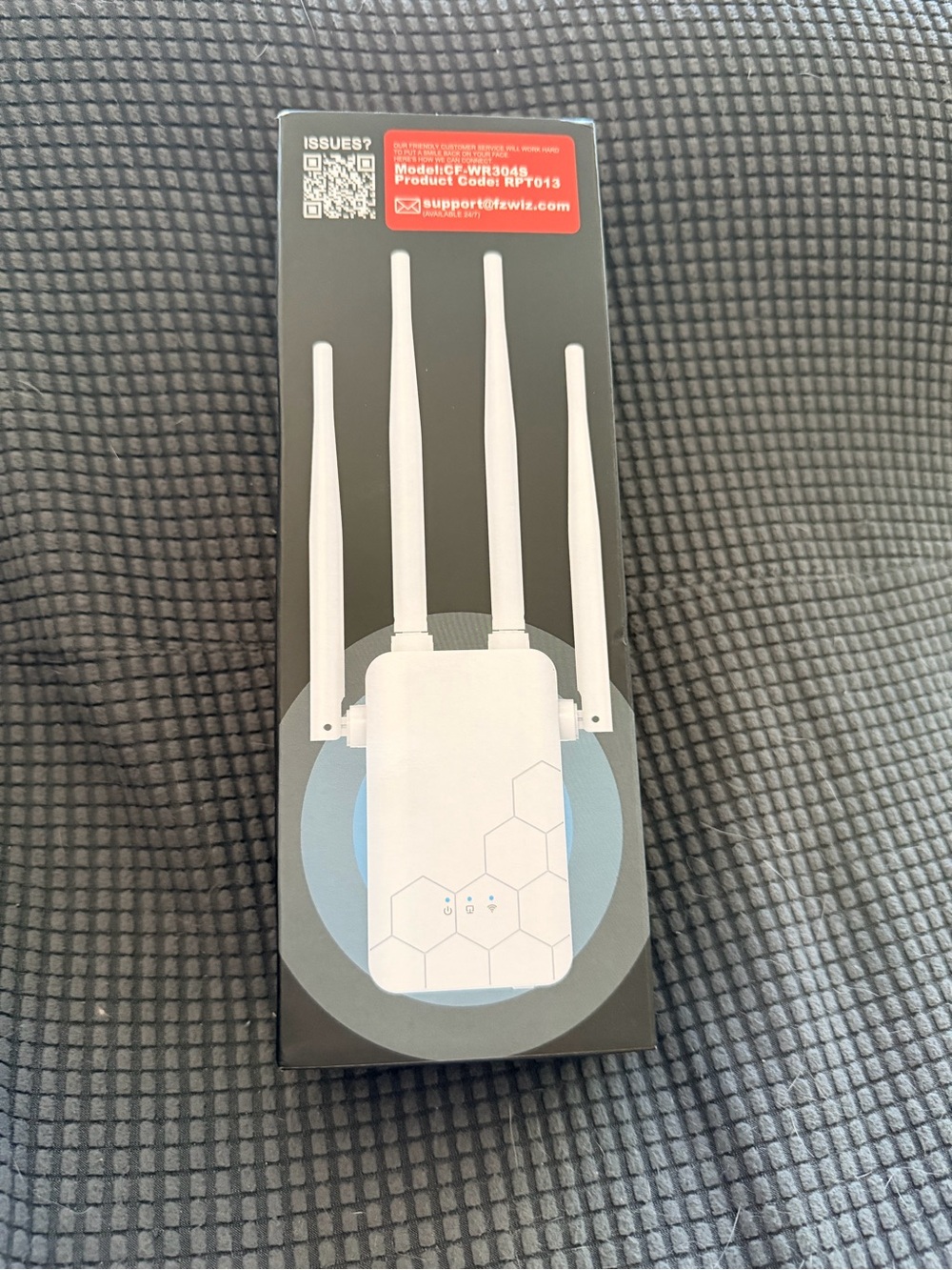 Source Unknown White WiFi Booster with Multiple Antennas